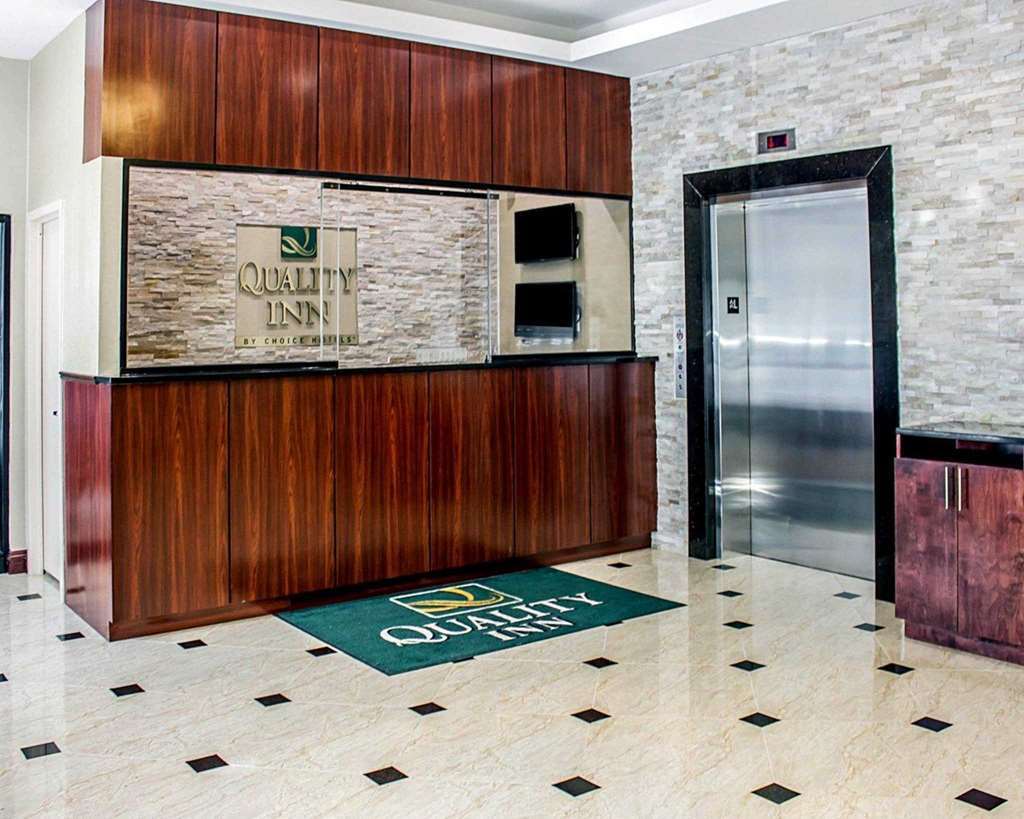Pitkin Hotel New York Interior photo